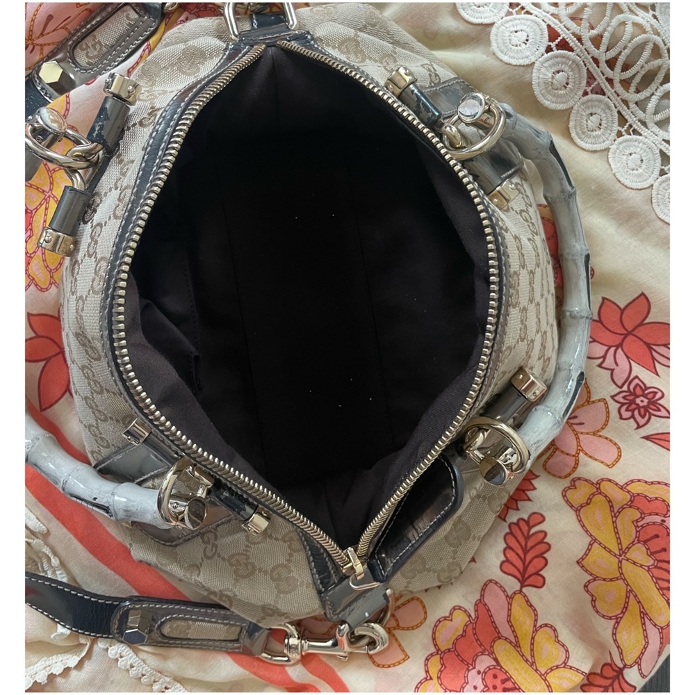 Authentic GUCCI Brown GG Monogram Shoulder Crossbody Bag - Picture 6 of 17